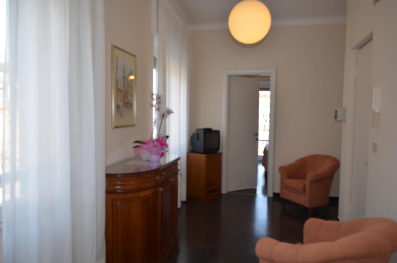 Genovese Villa Elena Appartamenti Varazze Exterior foto